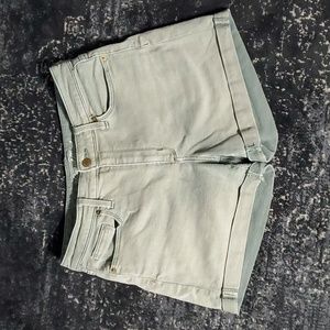 Universal Thread Shorts